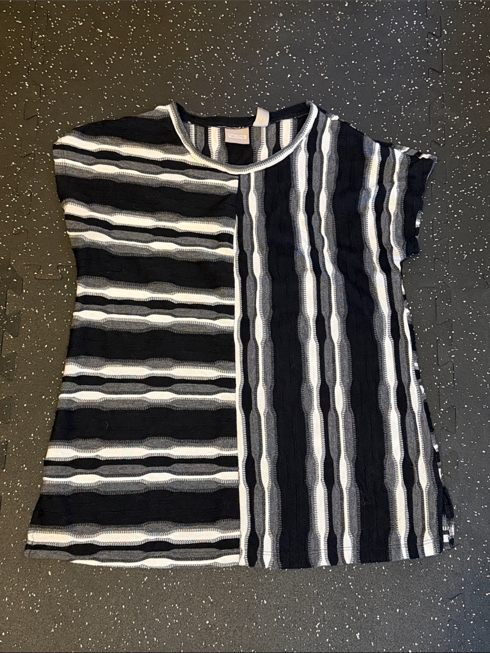 Chico's Black & White Striped Short Sleeve Top